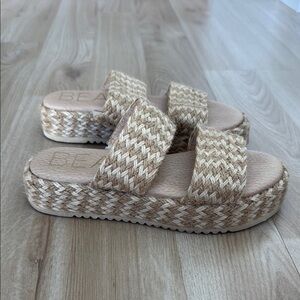 Beach By Matisse Beige Woven Slide Sandals